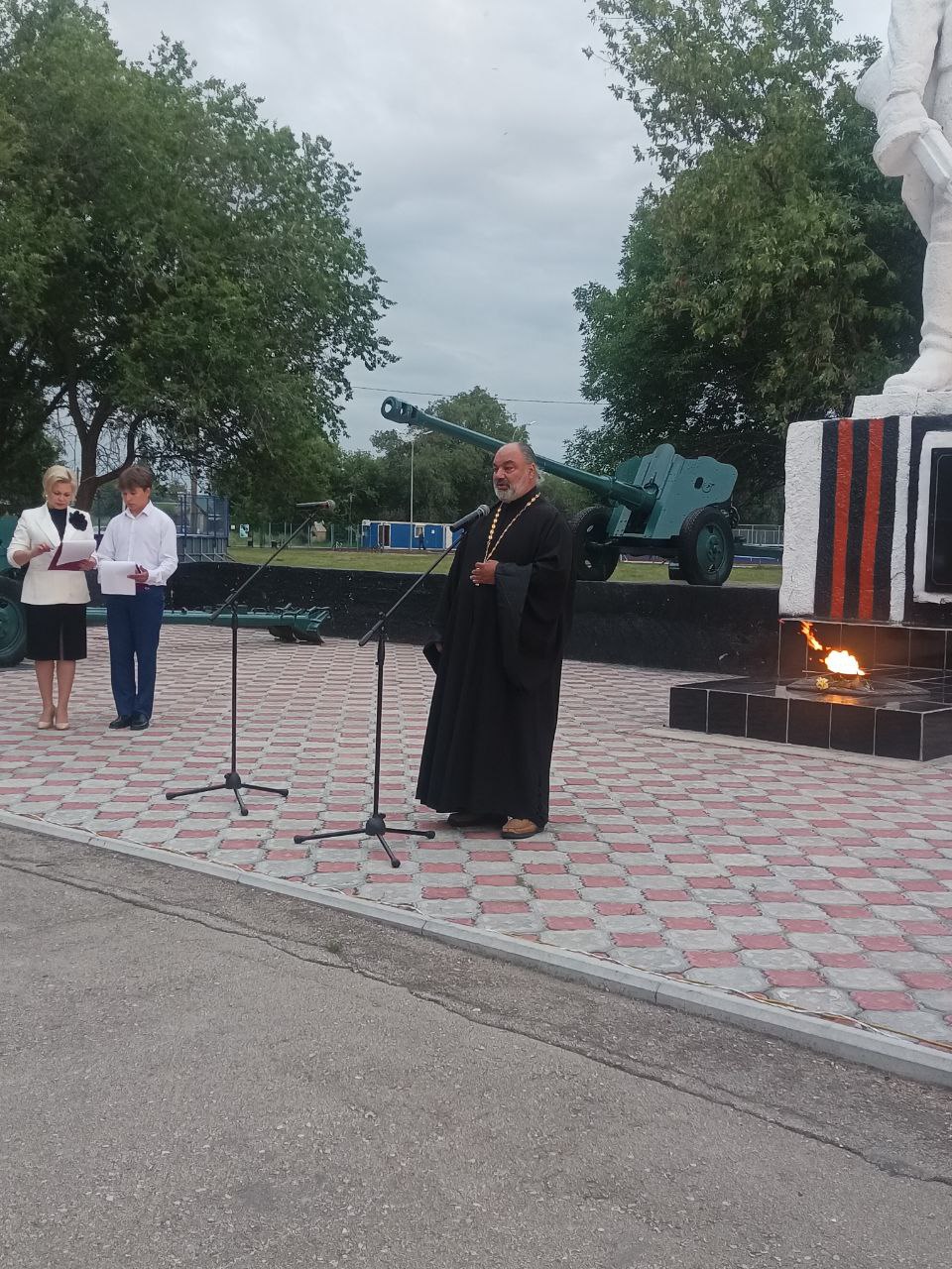 Настоятель храма выступил на мероприятии, посвящённом Дню памяти и скорби.