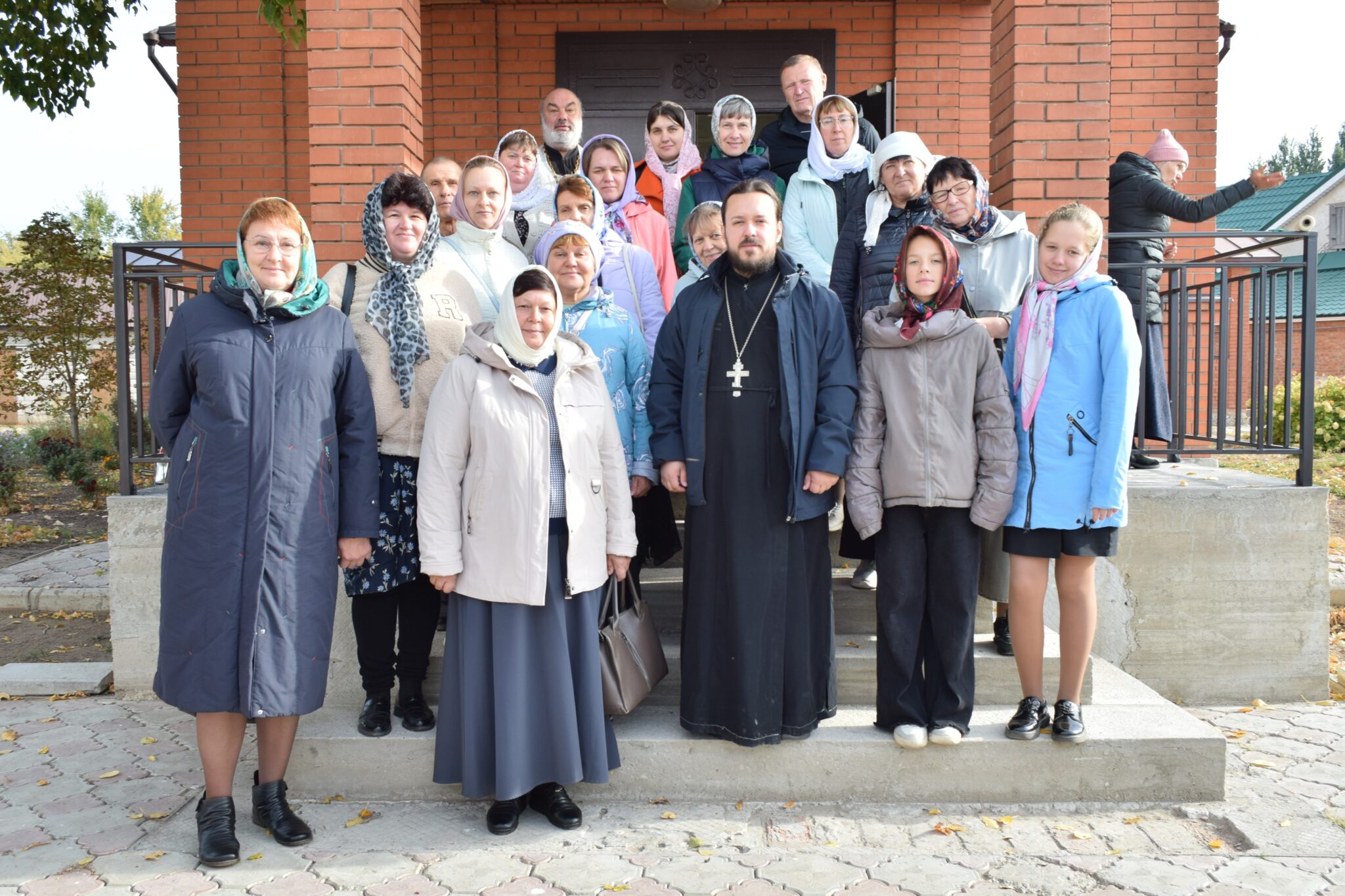 Паломническая поездка воскресной школы «Благовест» и прихожан храма во имя святого апостола и евангелиста Иоанна Богослова в Духовницкое и Николаевское благочиния
