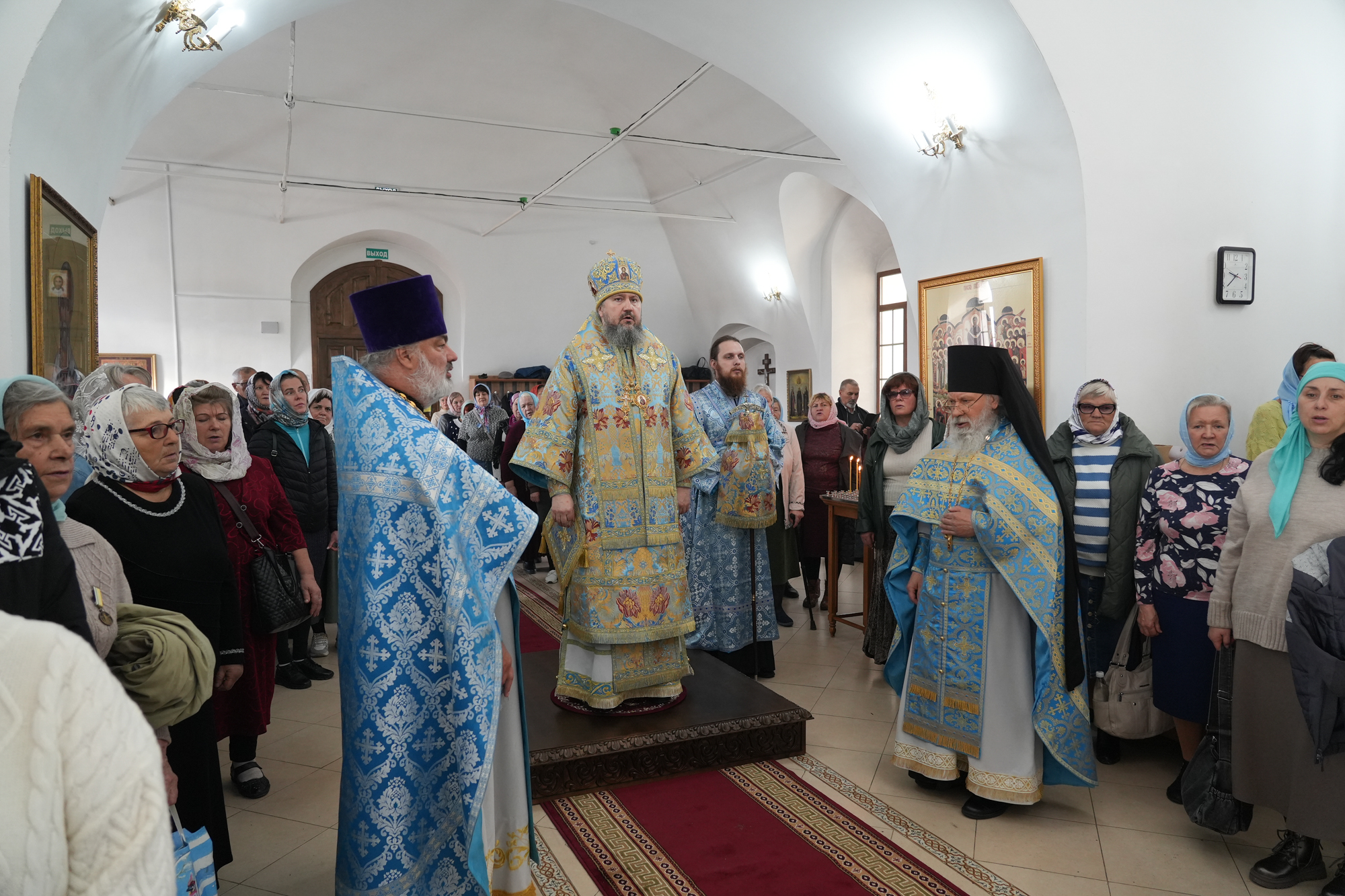 Благочинный Духовницкого округа сослужил епископу Балаковскому и Николаевскому Варфоломею в храме Покрова Пресвятой Богородицы с. Липовка